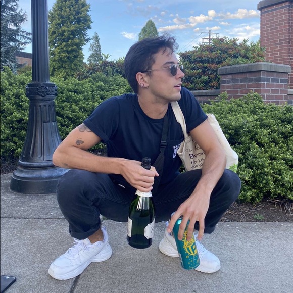 Meet your Posher, Simon - Picture 5 of 6